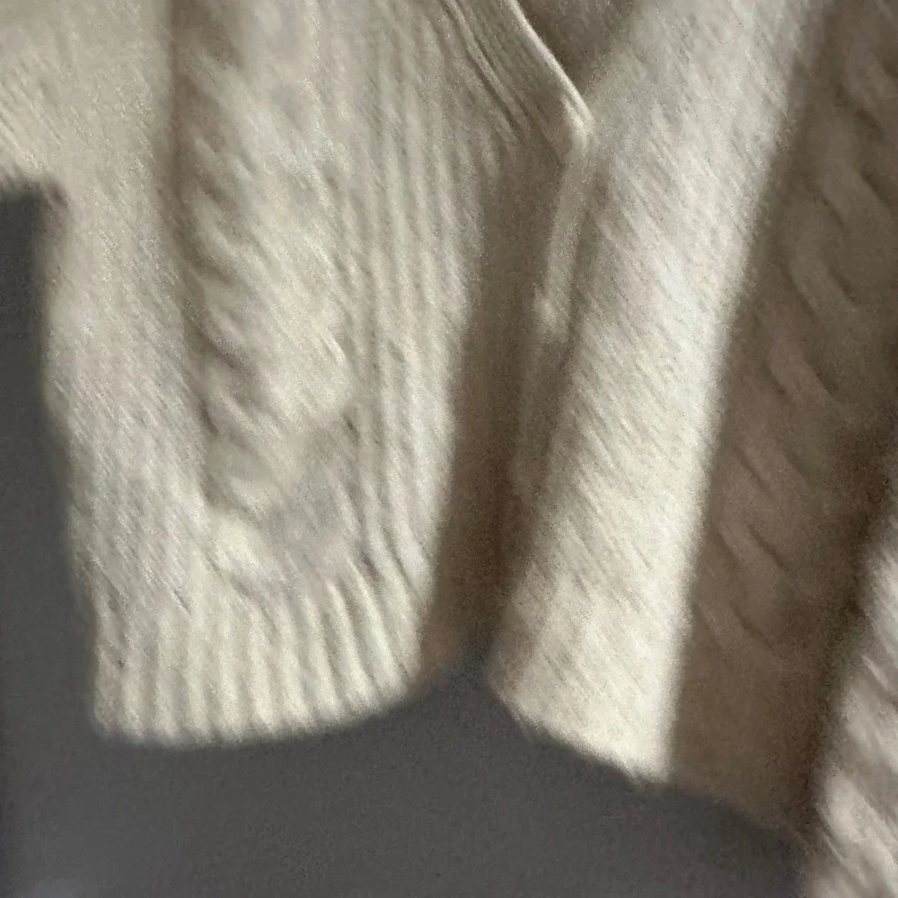 American Eagle Cream Cable Knit‎ Cropped Cardigan Sweater Womens Medium